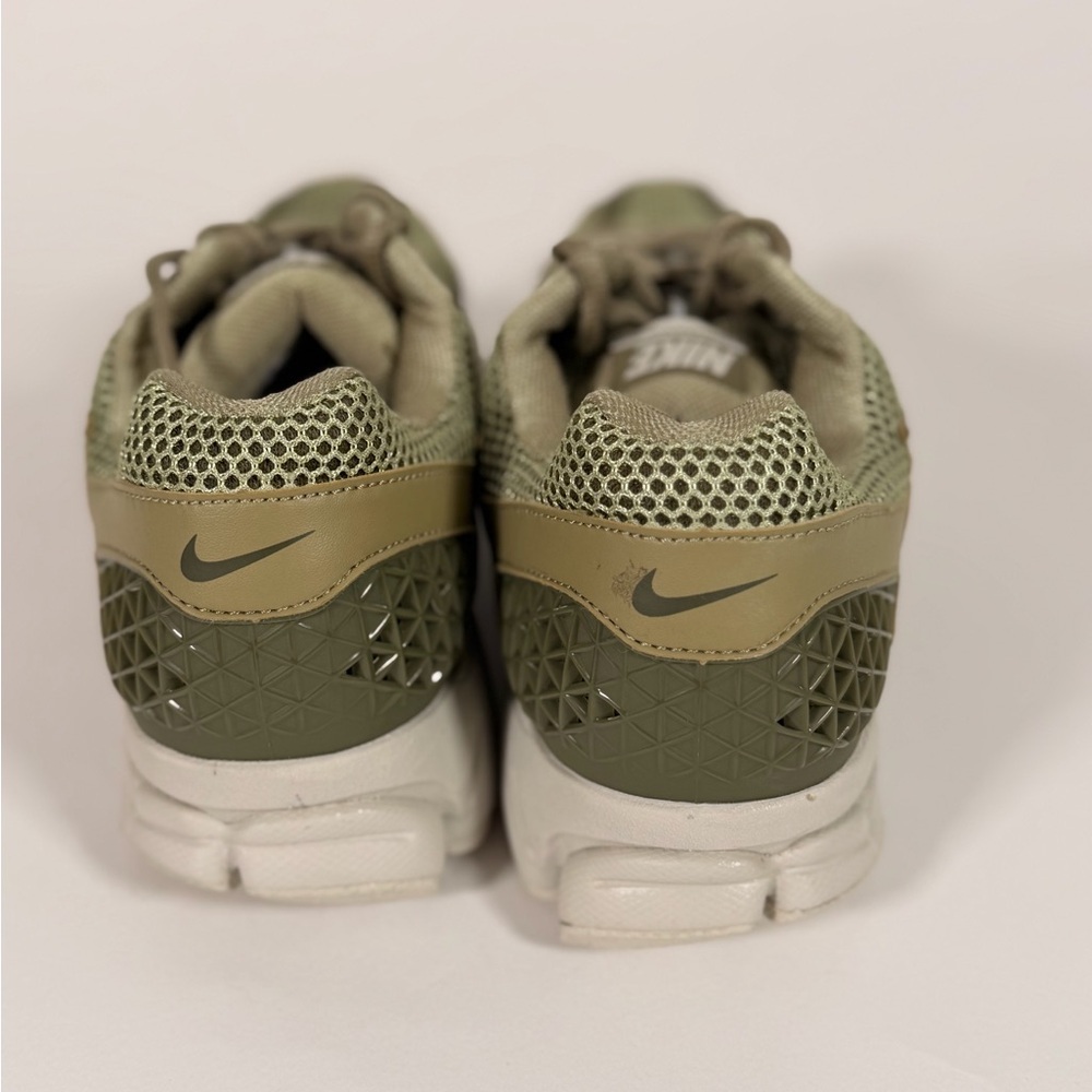 NWOB NIKE ZOOM VOMERO 5 Men – Neutral Olive/Black-medium Olive - Picture 8 of 8